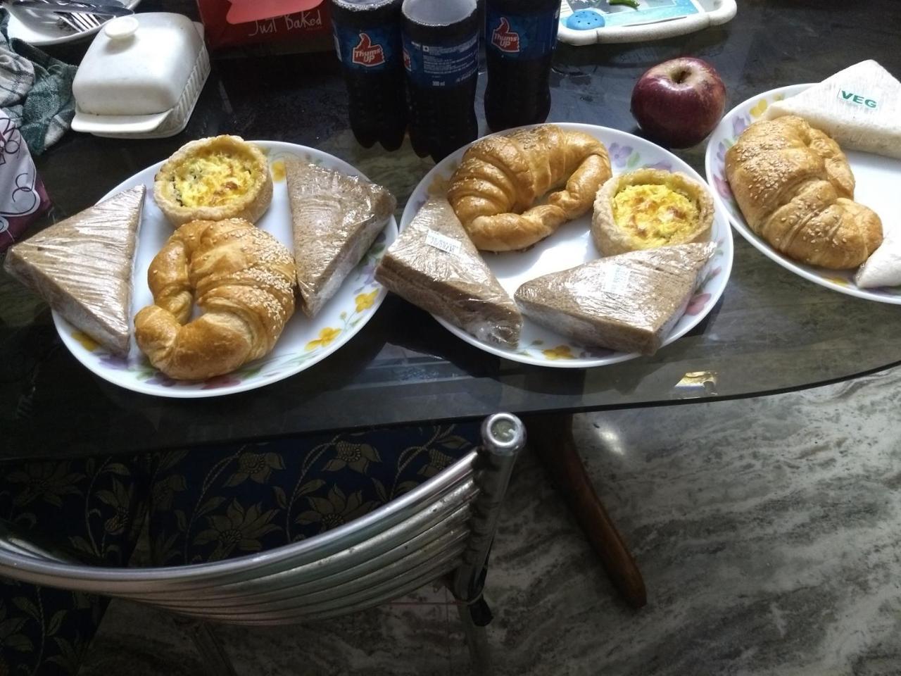 Hotel Royale Kolkata Bagian luar foto